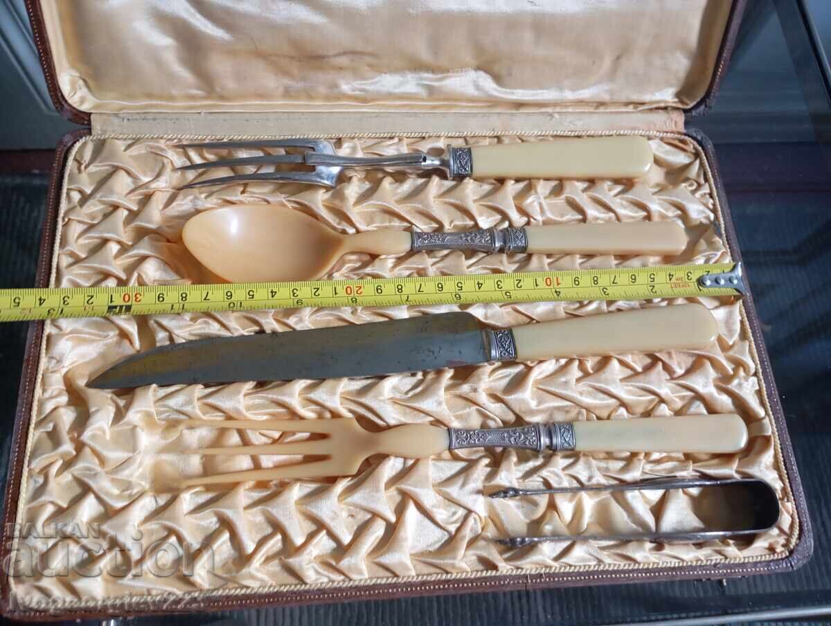 Licitație Set vechi de tacâmuri victoriene