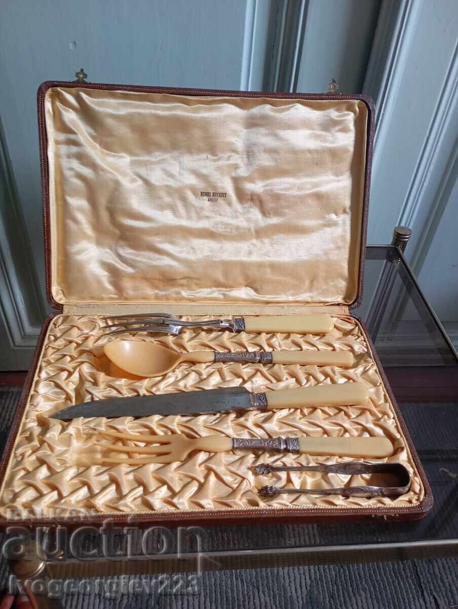 Set vechi de tacâmuri victoriene