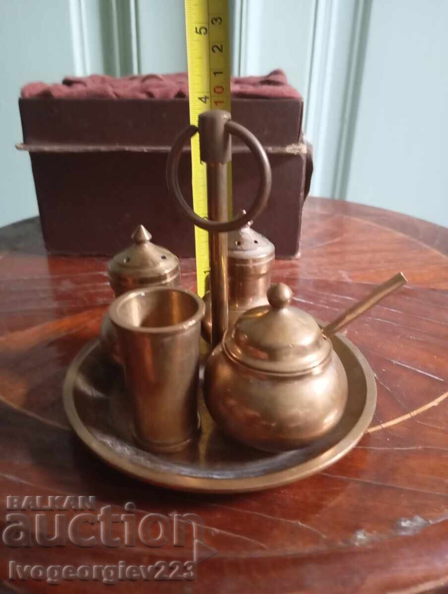 Set vechi de ustensile din alamă pentru condimente cu preț € 37.00 | 72.37 BGN