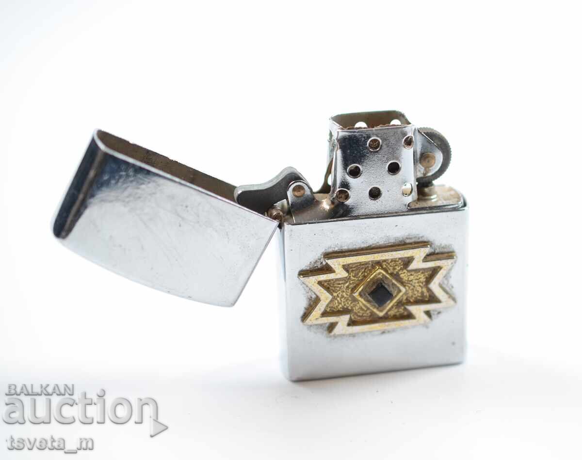 Licitație Brichetă pe benzină ZIPPO