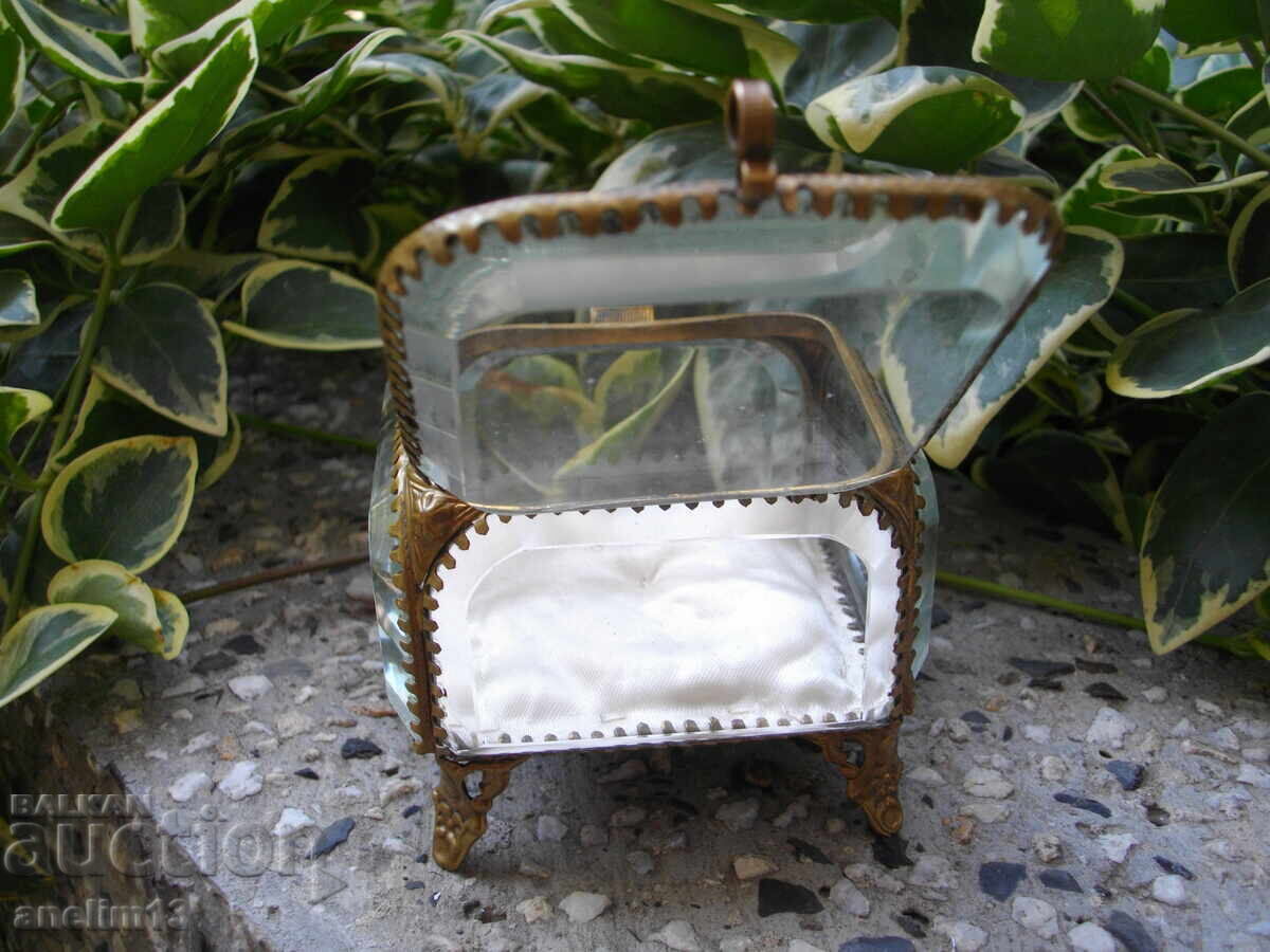 OLD GLASS JEWELRY BOX FACETED GLASS - 5