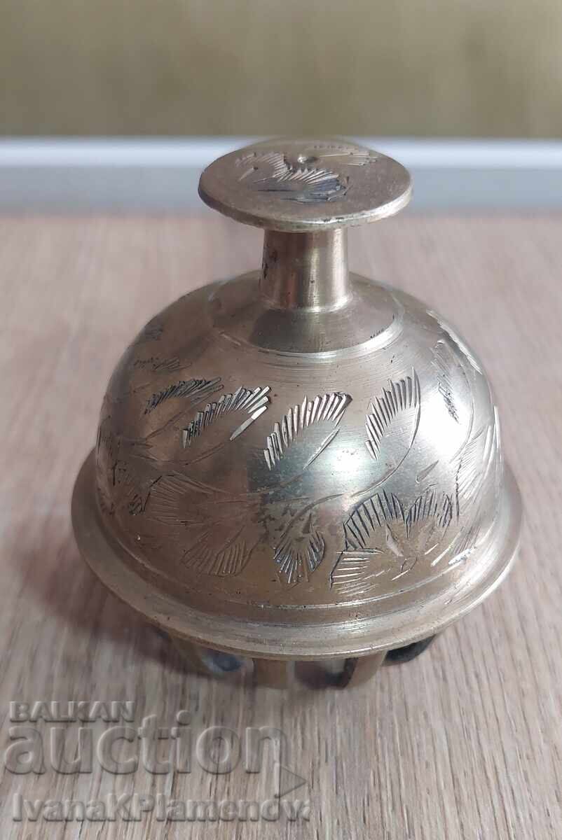 Χάλκινο κουδούνι για τους γνώστες με τιμή € 20.00 | 39.12 BGN