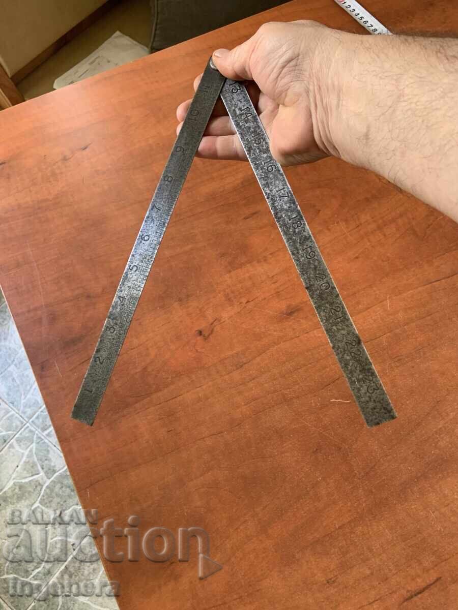 Licitație LINIE METALICĂ PLIABILĂ INSTRUMENT VECHI
