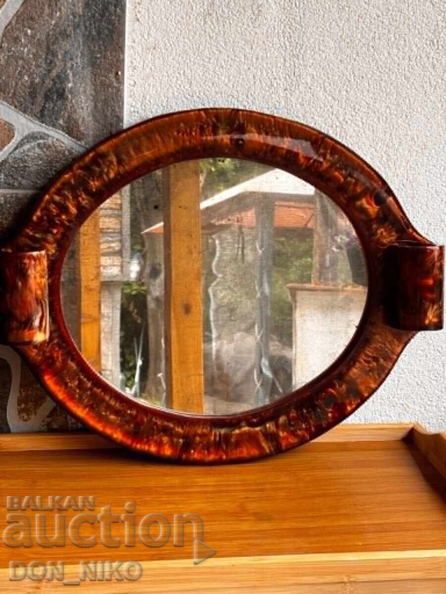 Oglindă veche, ramă catalină Oglindă veche, ramă catalină