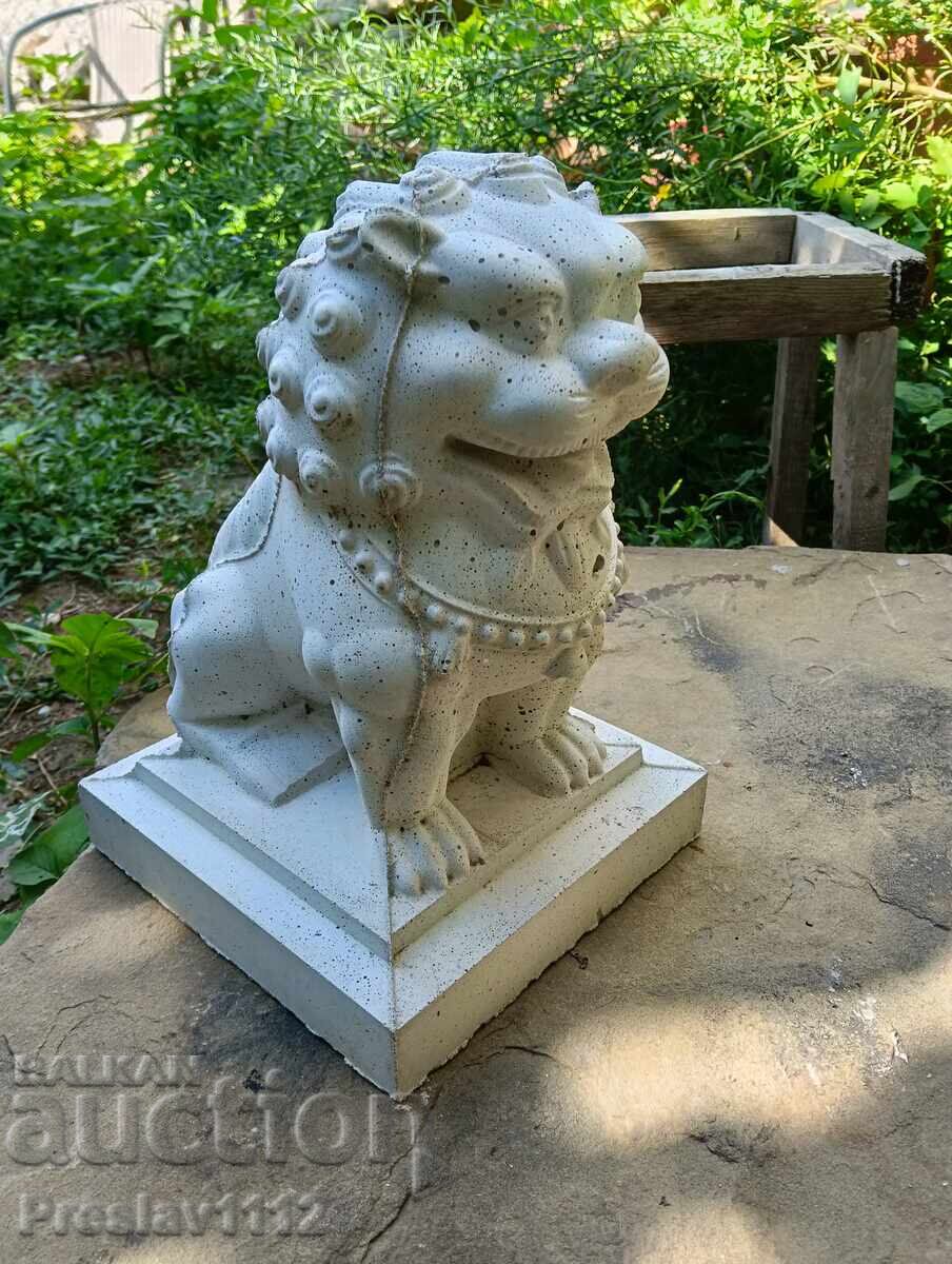 Chinese Lion Statue with price € 12.00 | 23.47 BGN