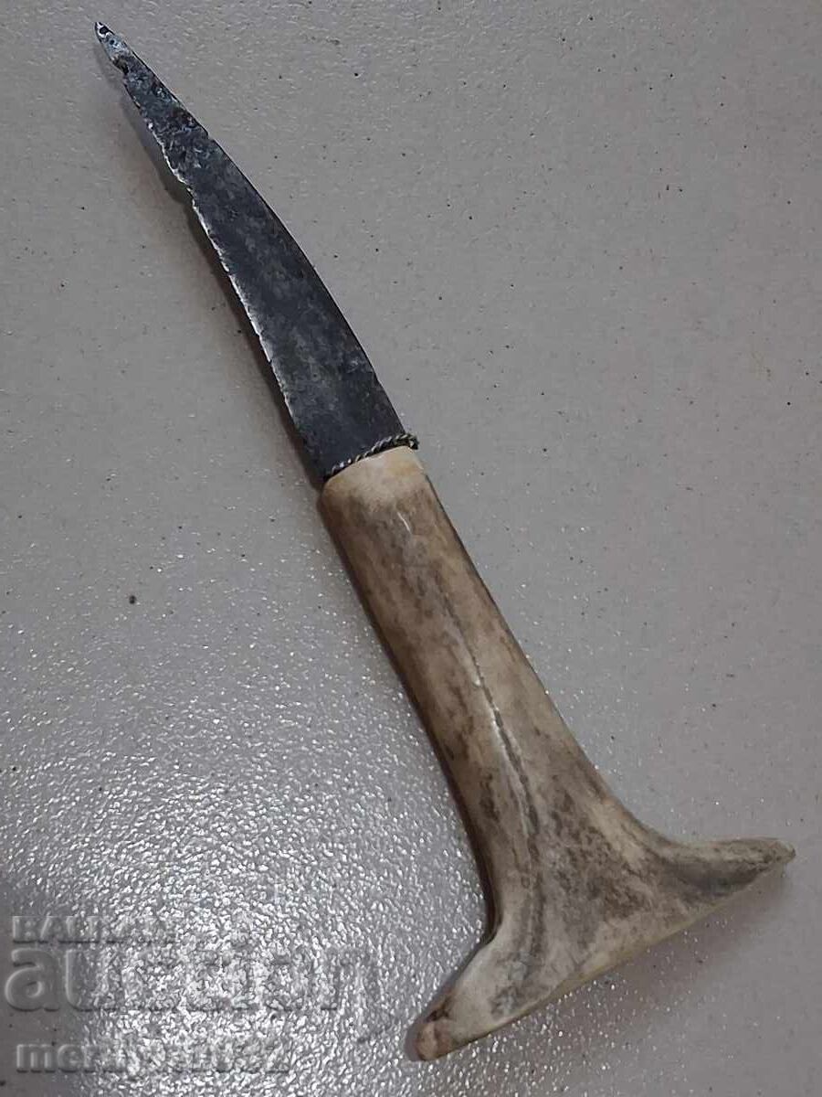 Licitație Cuțit de cioban fără teacă, plăsele din corn de cerb, camă, akulak Licitație Cuțit de cioban fără teacă, plăsele din corn de cerb, camă, akulak