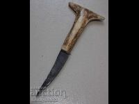Cuțit de cioban fără teacă, plăsele din corn de cerb, camă, akulak