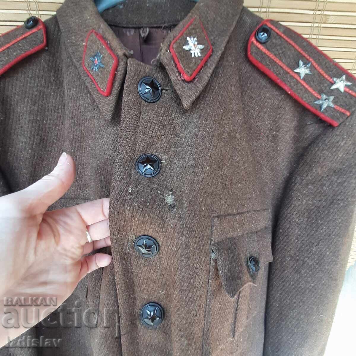 Δημοπρασία Αξιωματική χιτώνιο από την εποχή του Σοσιαλισμού