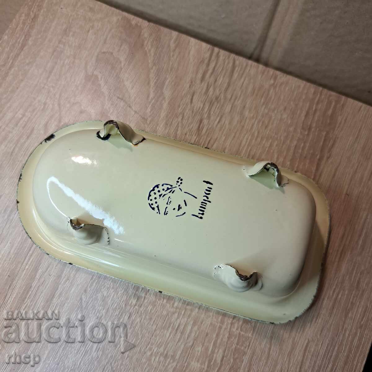 Доставка на Стара играчка емайлирана метална вана Доставка на Стара играчка емайлирана метална вана