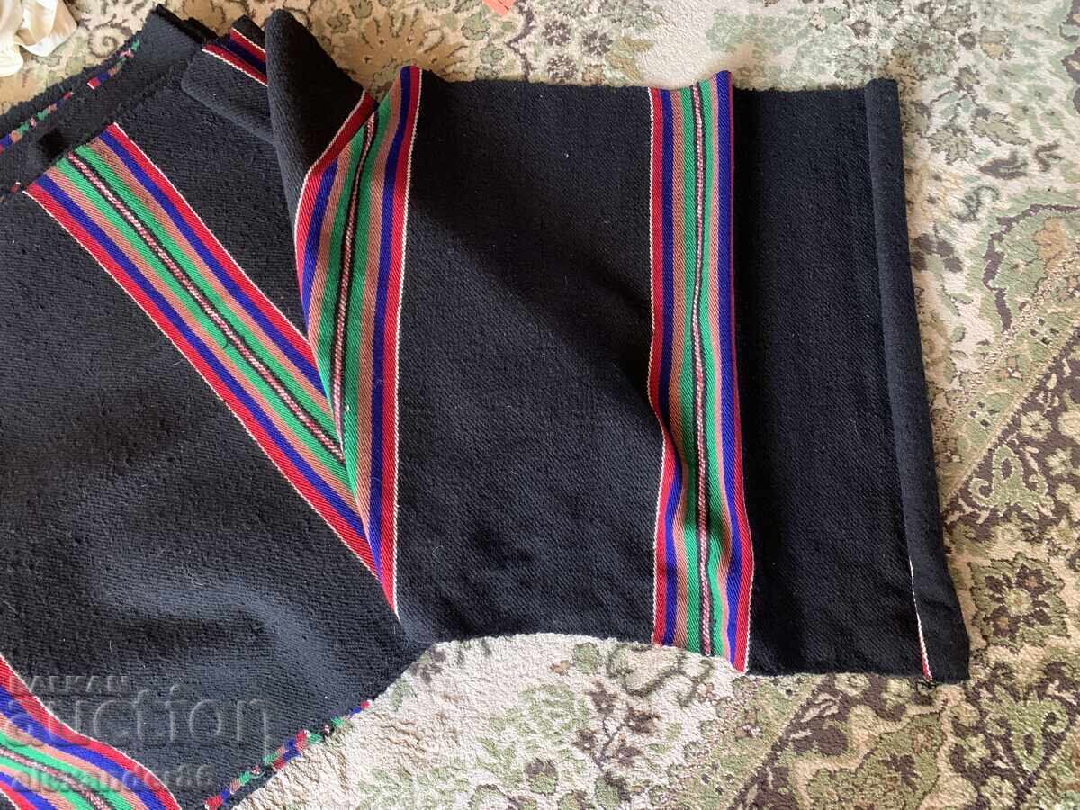 Vechi covor țesut din lână 16 metri cu preț € 80.00 | 156.47 BGN