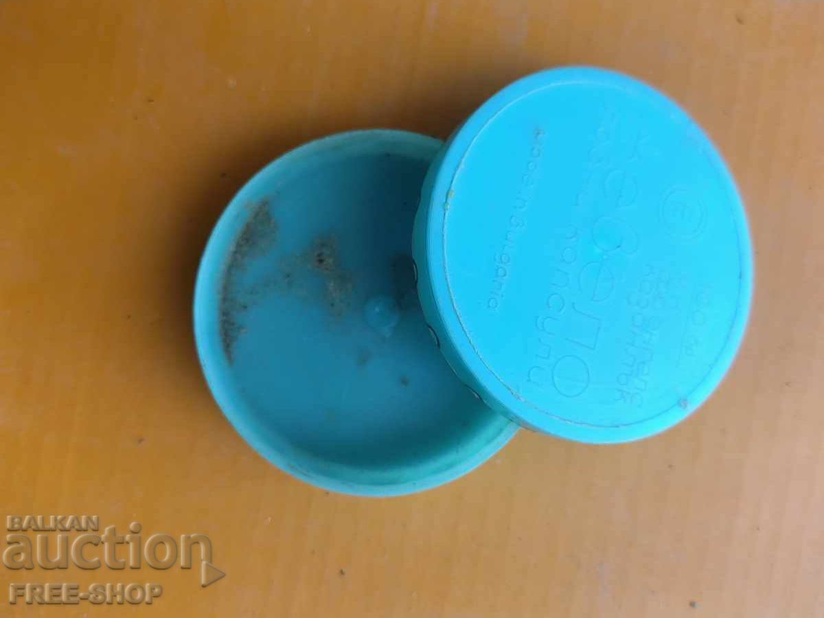 Auction  Old box of Gevela hunting percussion caps