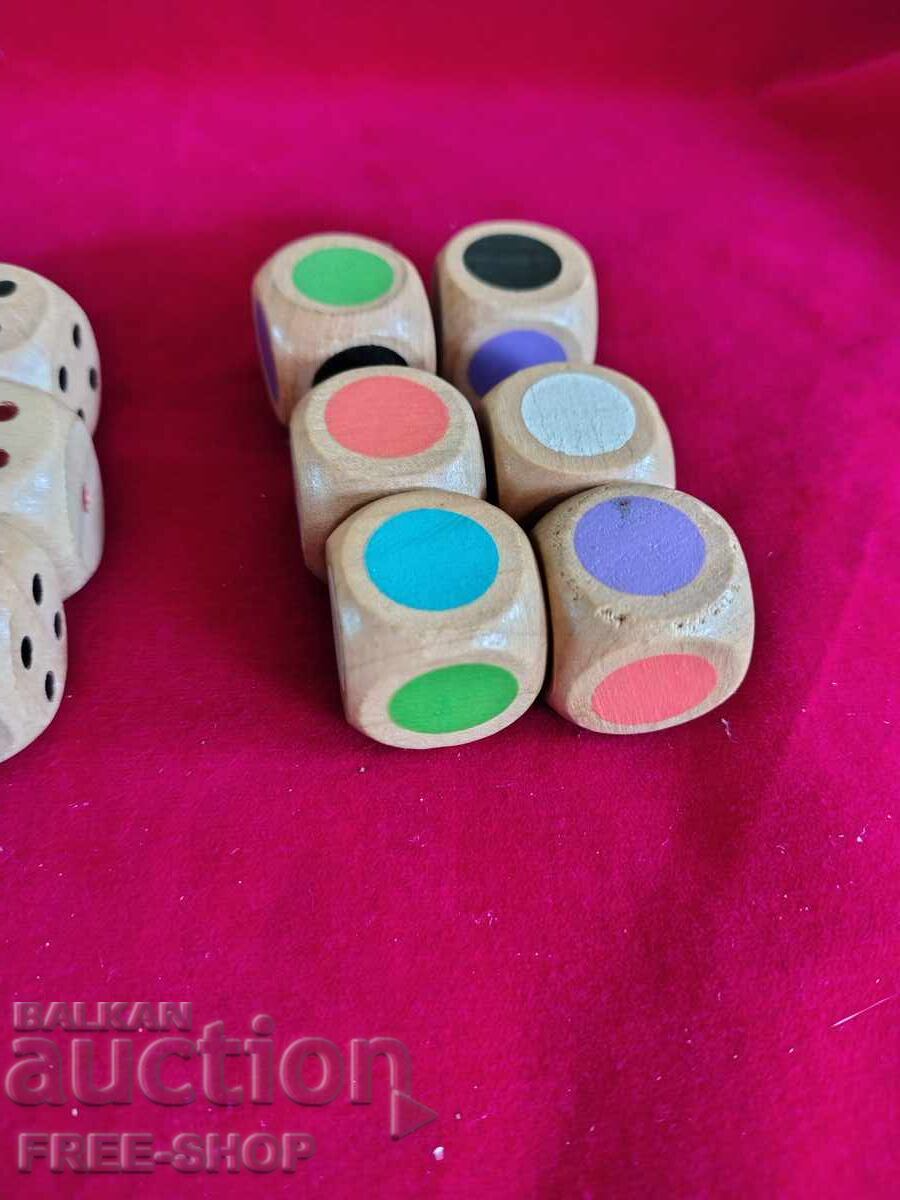 Auction  Lot of 18 wooden dice
