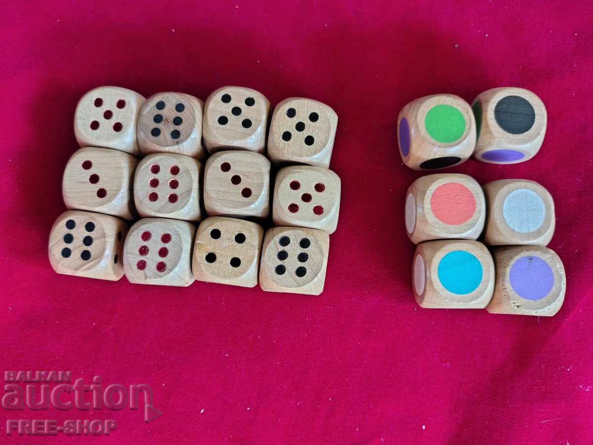 Lot of 18 wooden dice