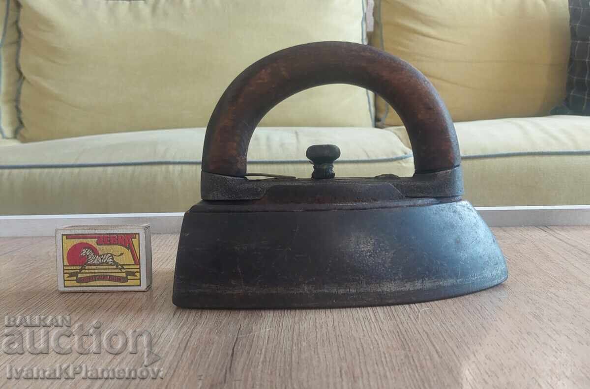 Fier de călcat vintage cu mâner și mecanism de agățare pentru cunoscători - 7
