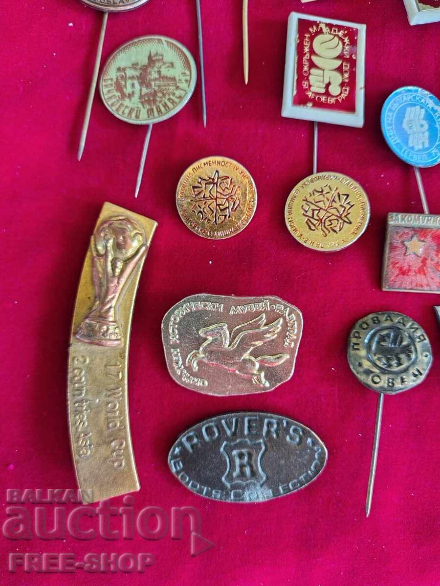 Auction  Lot of badges