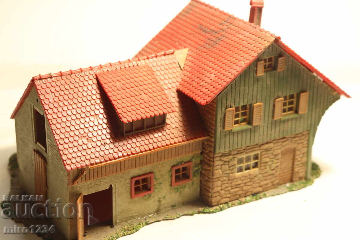 H0 1/87 SCALE HOUSE MODEL BUILDING RAILWAY STATION - 6 H0 1/87 SCALE HOUSE MODEL BUILDING RAILWAY STATION - 6