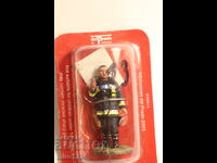 DEL PRADO FIREMAN FIREFIGHTER FIGURINE UNIFORM