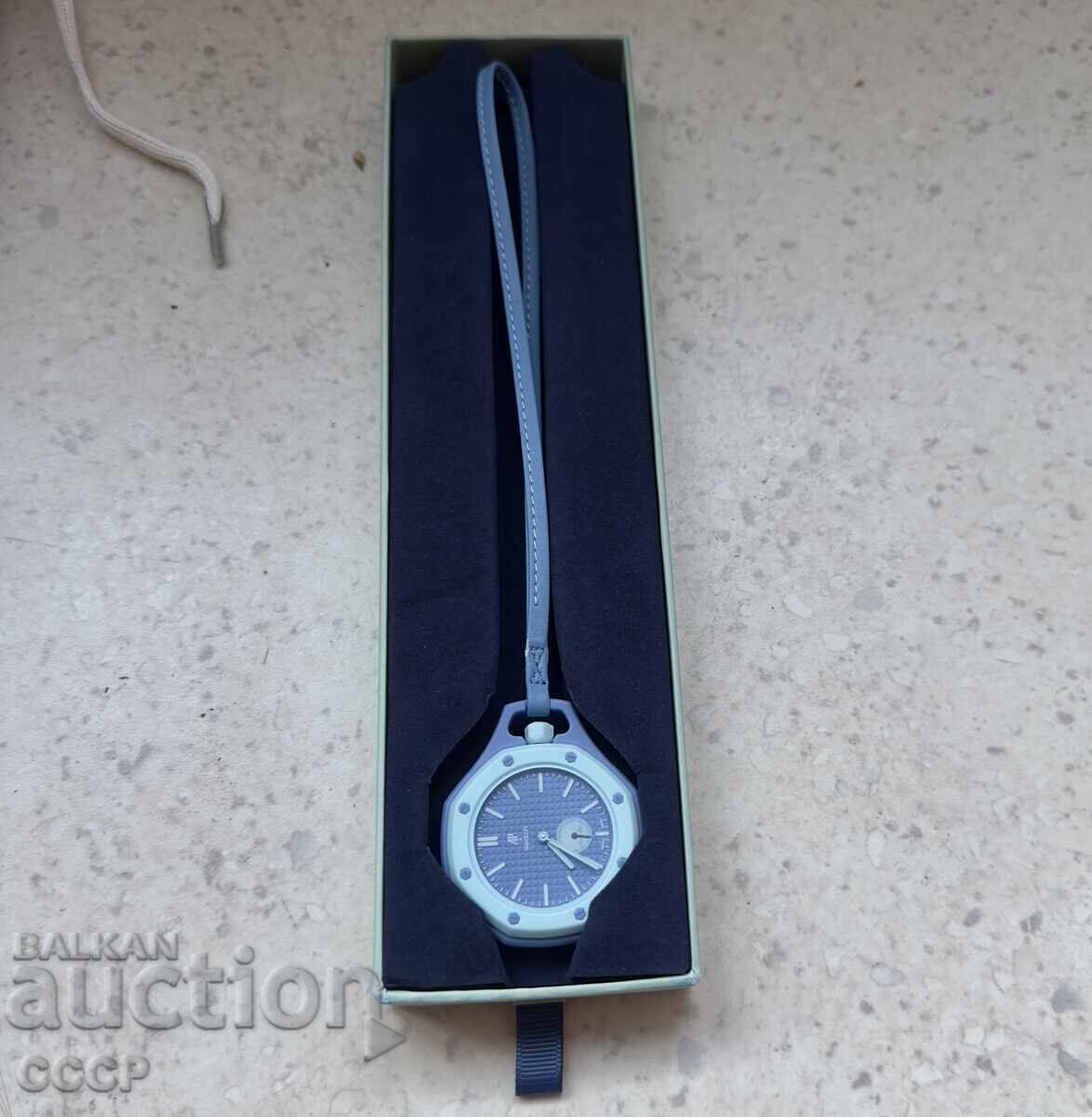 Licitație Audemars Piguet X Swatch - Dzhoben Chasovnik
