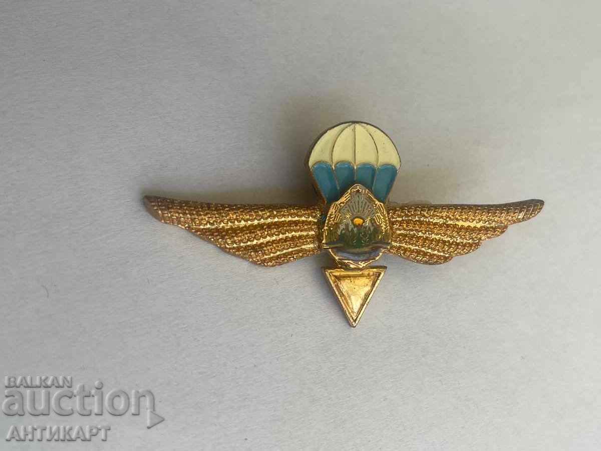 România comunism insignă foarte rară pilot militar aviator cu preț € 29.00 | 56.72 BGN