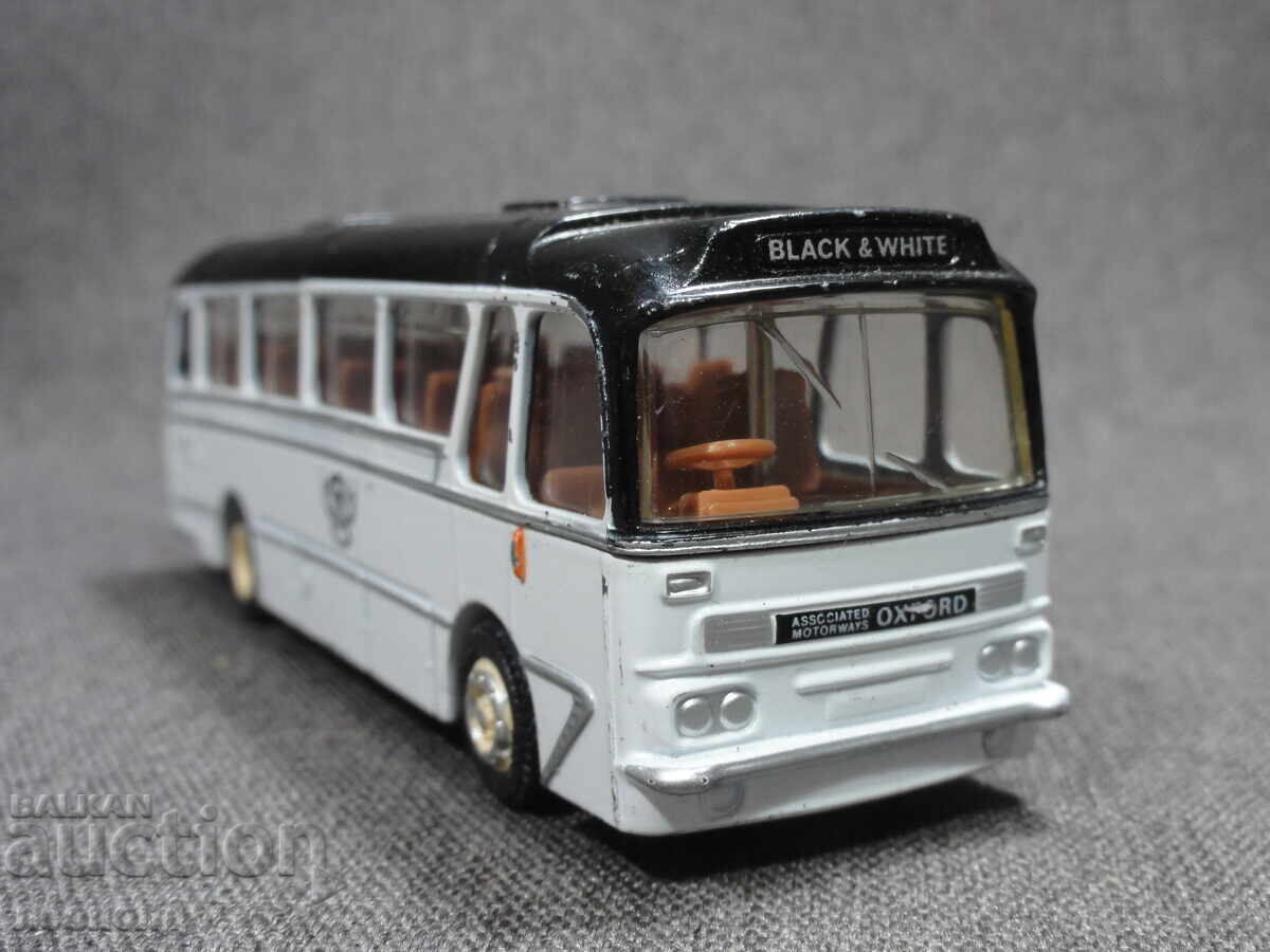1/76 VINTAGE RETRO METAL TOY BUS HARRINGTON BUS - 5 1/76 VINTAGE RETRO METAL TOY BUS HARRINGTON BUS - 5