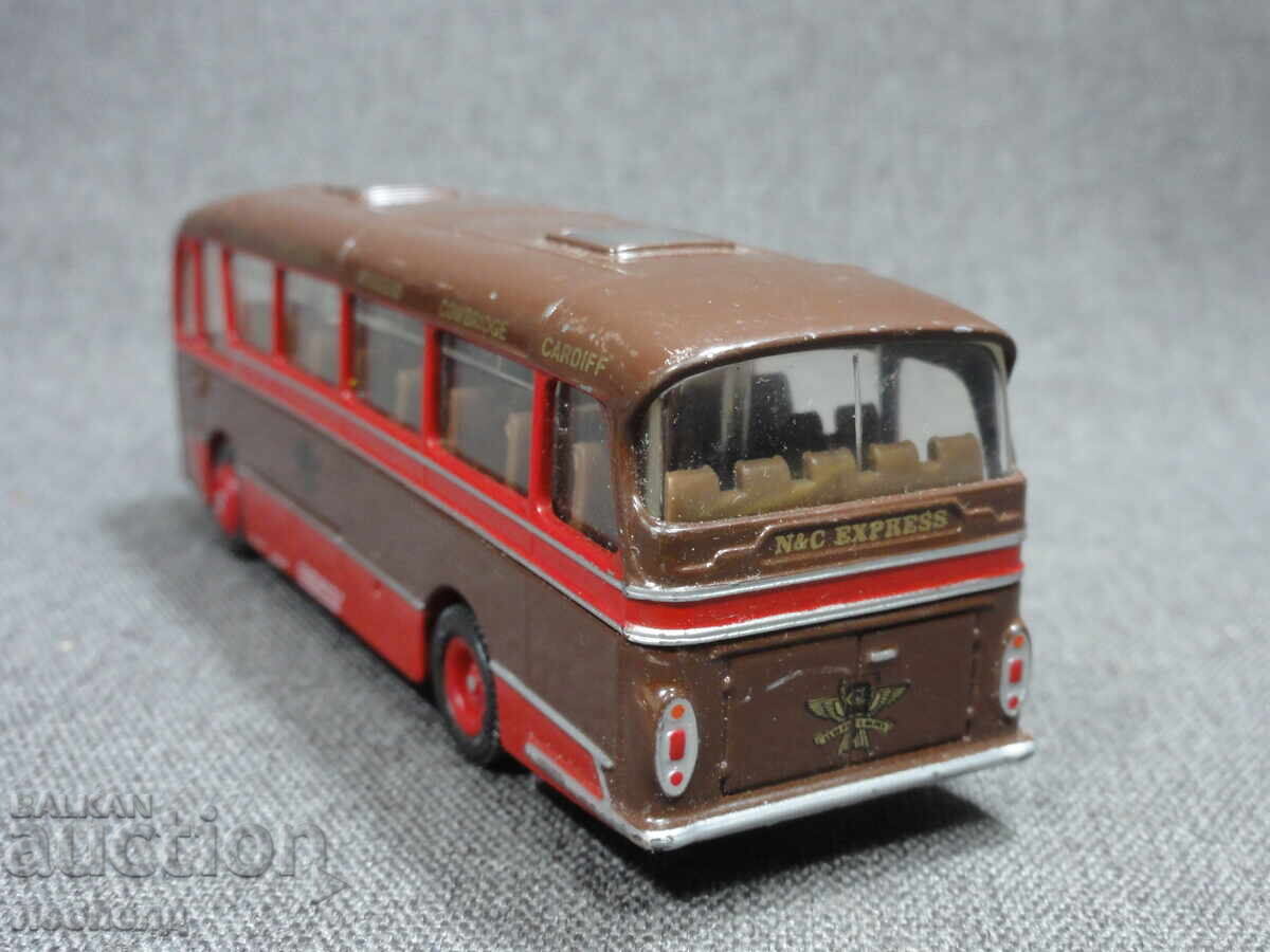 Аукцион 1/76 СТАРА РЕТРО МЕТАЛНА КОЛИЧКА АВТОБУС HARRINGTON COACH