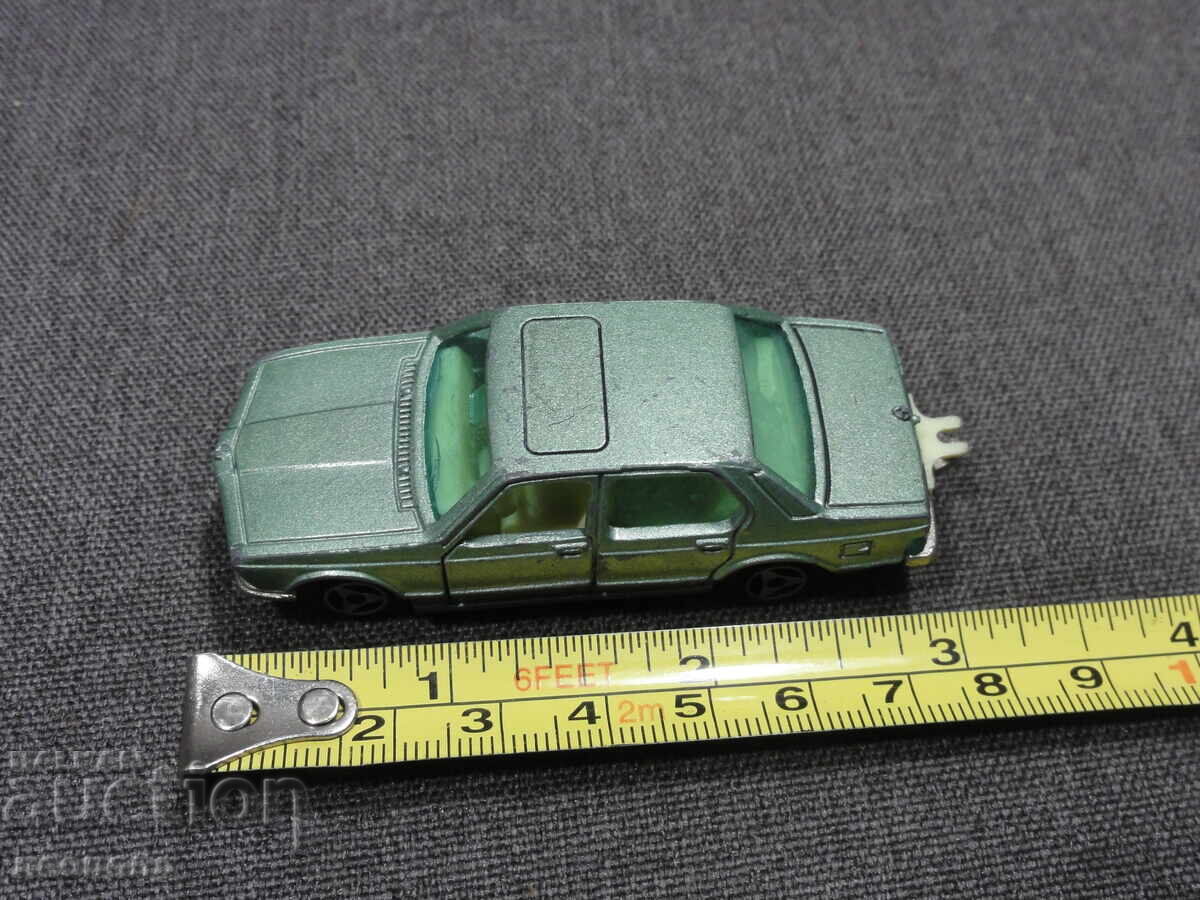 MAȘINUȚĂ METALICĂ RETRO VECHE MAJORETTE 256 BMW 733I E23 - 7