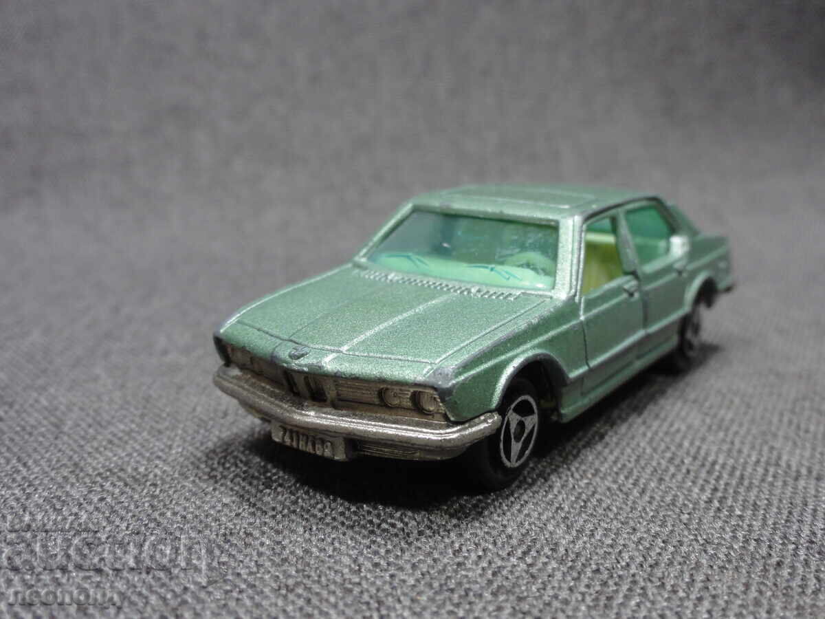 MAȘINUȚĂ METALICĂ RETRO VECHE MAJORETTE 256 BMW 733I E23