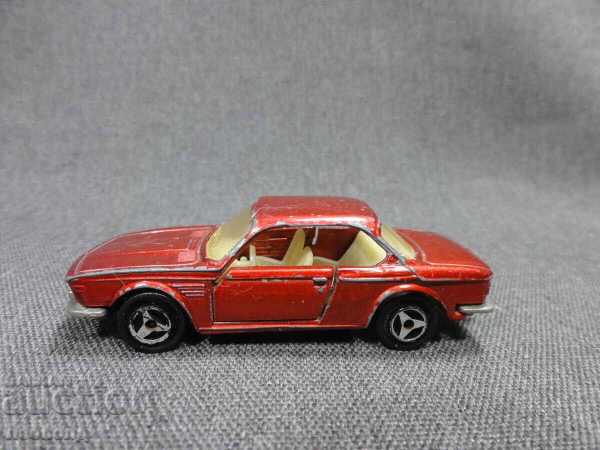 MAȘINUȚĂ METALICĂ RETRO VECHE MAJORETTE 235 BMW 3.0 CSI E9 cu preț € 10.00 | 19.56 BGN