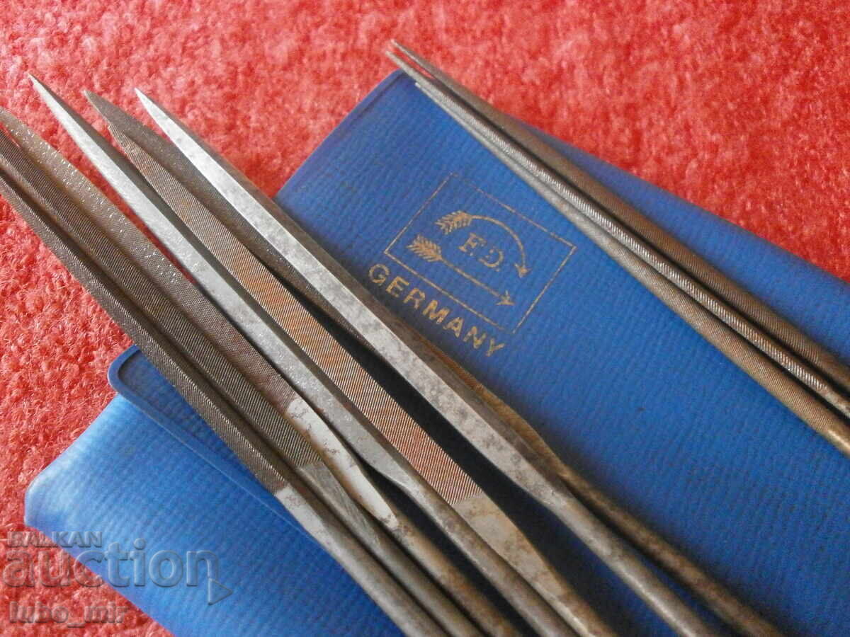 Delivery of LOT OF VINTAGE JEWELRY FILES - F.DICK Delivery of LOT OF VINTAGE JEWELRY FILES - F.DICK