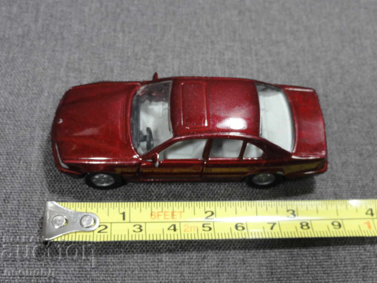 VECHE MAȘINUȚĂ METALICĂ RETRO SIKU 1052 BMW 730I E38 - 7
