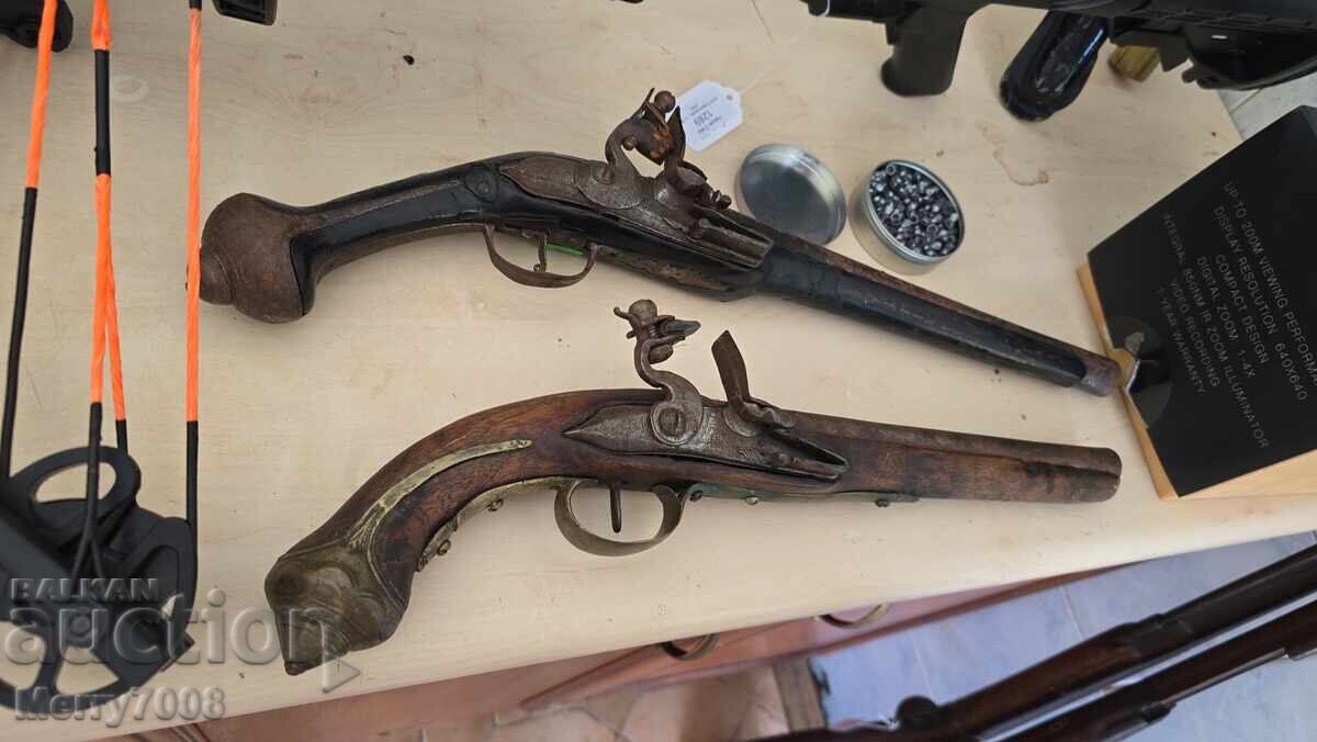 Δύο αυθεντικά πιστόλια με τσακμακόπετρα του 18ου–19ου αιώνα! με τιμή € 1450.00 | 2835.96 BGN