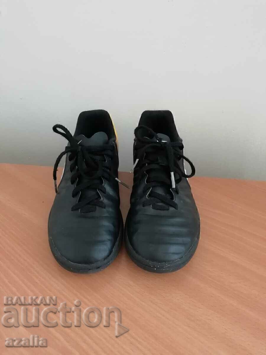 Women's Nike sports shoes, number 36 with price € 12.30 | 24.06 BGN