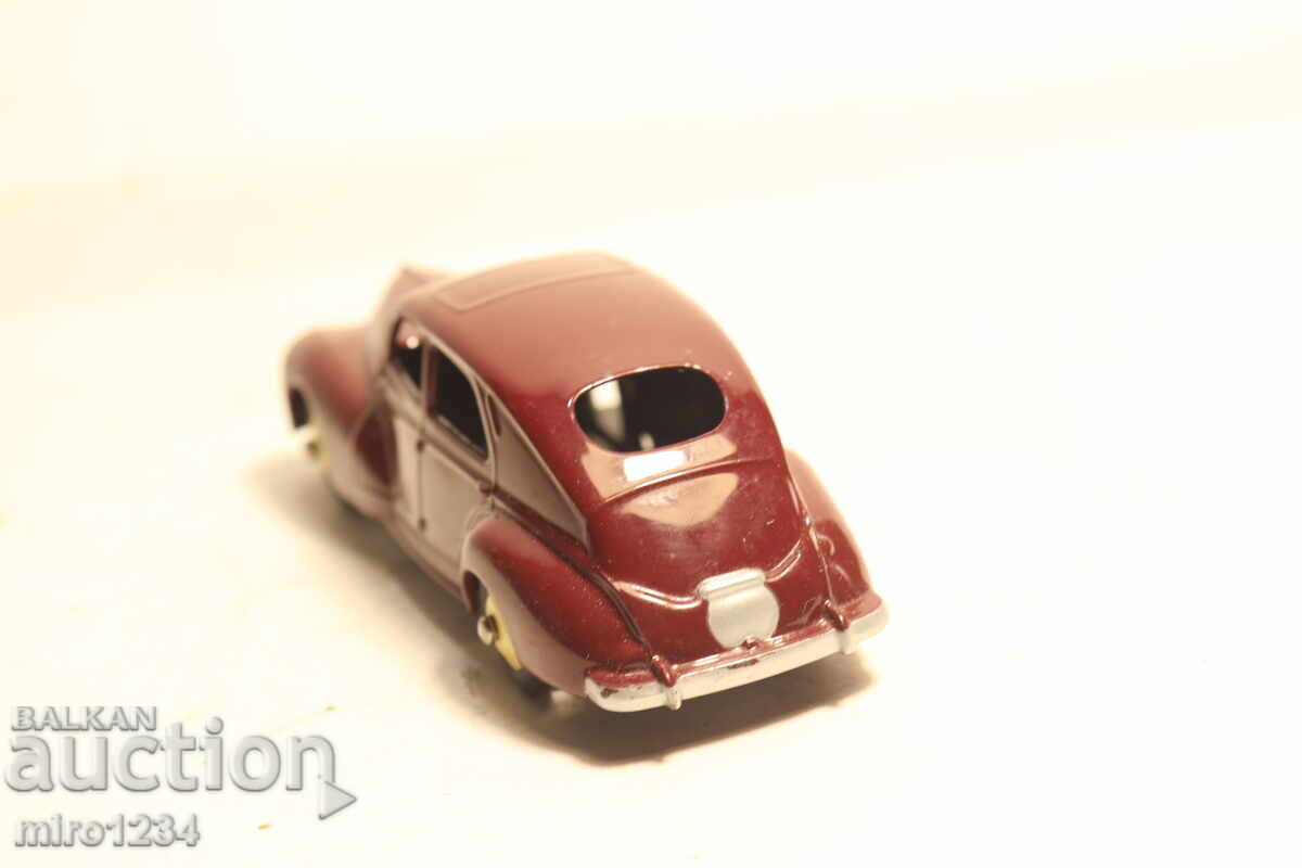 JUCĂRII DINKY PEUGEOT CAMION MODEL COLIȚĂ - 5 JUCĂRII DINKY PEUGEOT CAMION MODEL COLIȚĂ - 5