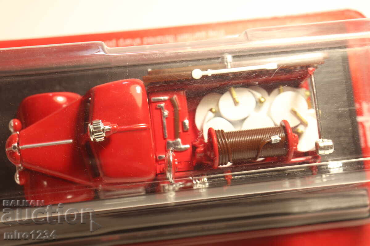 1/43 BEDFORD FIRE TRUCK DIECAST MODEL - 5