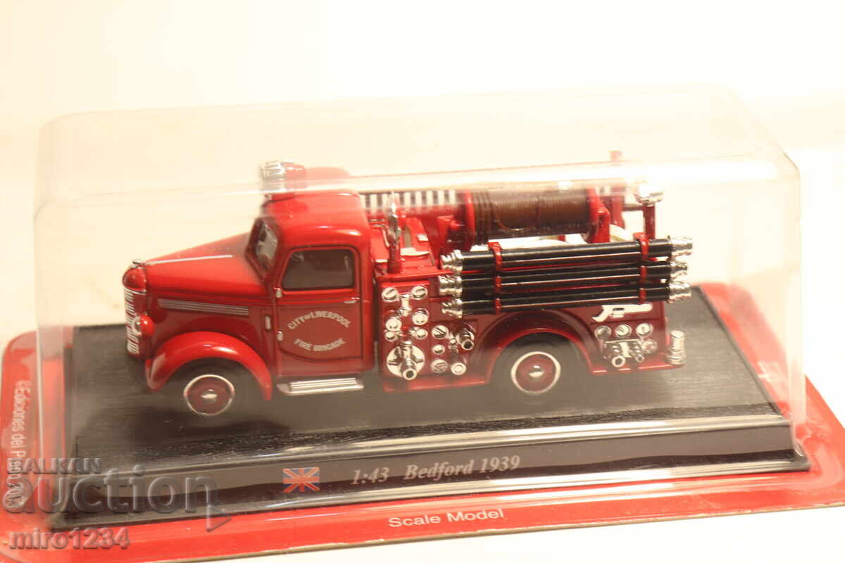 1/43 BEDFORD FIRE TRUCK DIECAST MODEL