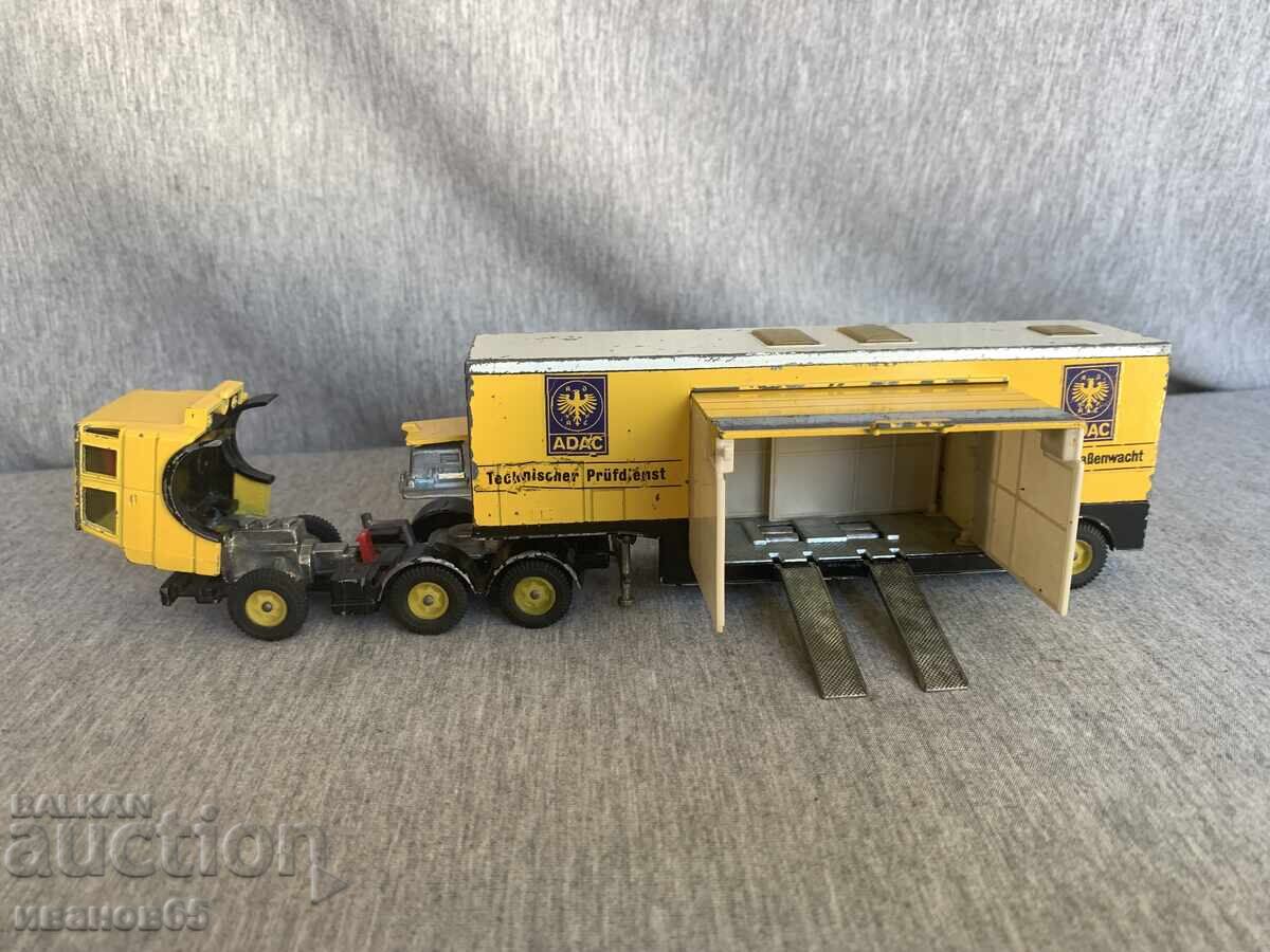 Camion model Siku V343 Hanomag Henschel ADAC cu preț € 35.00 | 68.45 BGN