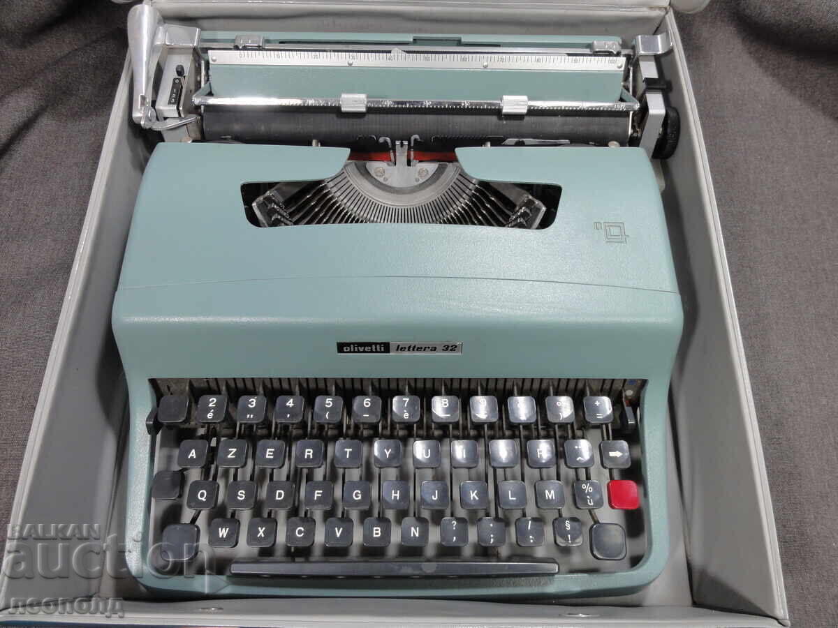 СТАРА РЕТРО ПОРТАТИВНА ПИШЕЩА МАШИНА OLIVETTI LETTERA 32 с цена € 60.00 | 117.35 лв.