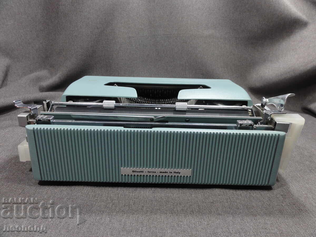 СТАРА РЕТРО ПОРТАТИВНА ПИШЕЩА МАШИНА OLIVETTI LETTERA 32 - 6
