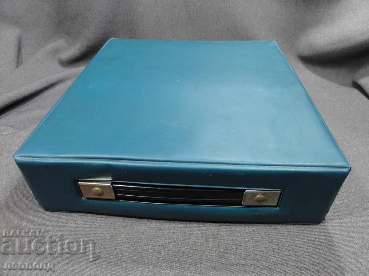 СТАРА РЕТРО ПОРТАТИВНА ПИШЕЩА МАШИНА OLIVETTI LETTERA 32 - 7