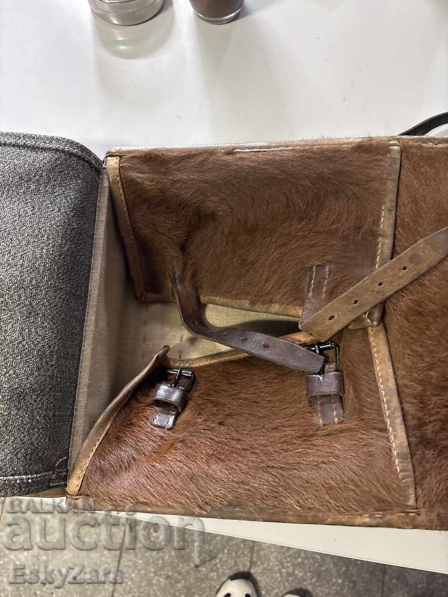 Livrarea Rucsac militar elvețian original cu blană (Felltornister)
