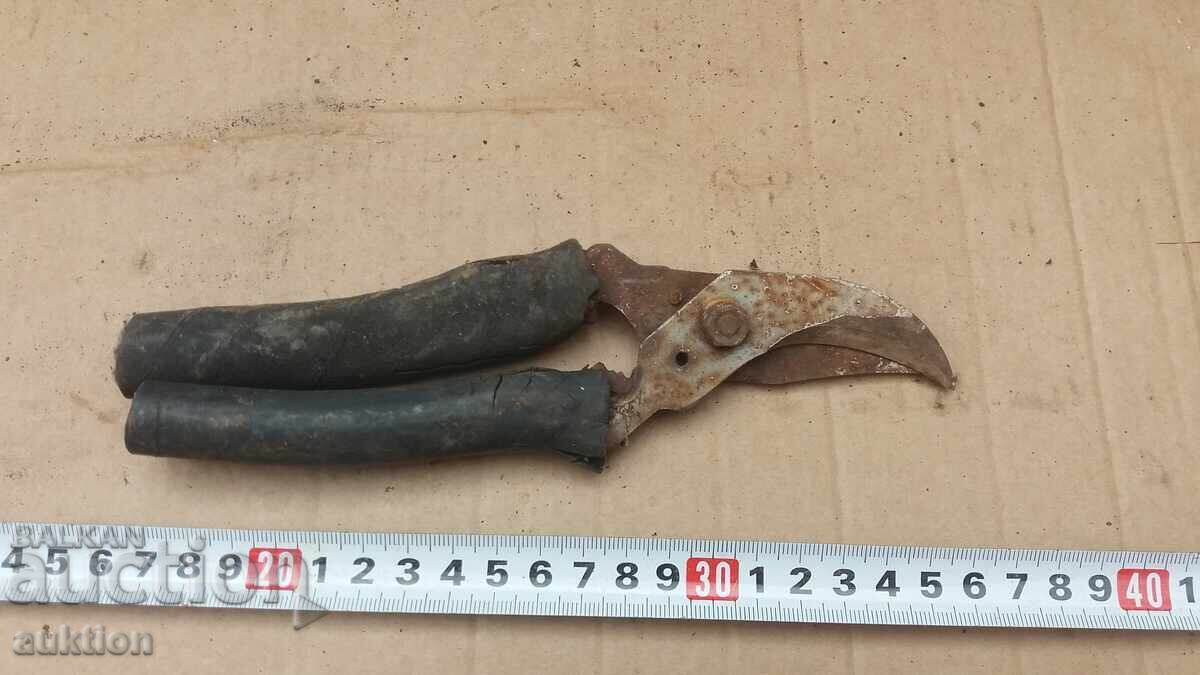 НОЖИЦА ЗА РЯЗАНЕ НА ТЪНКА ЛАМАРИНА НОЖИЦА ЗА РЯЗАНЕ НА ТЪНКА ЛАМАРИНА