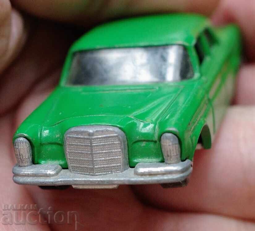 Matchbox Bulgaria-Mercedes 300 SE