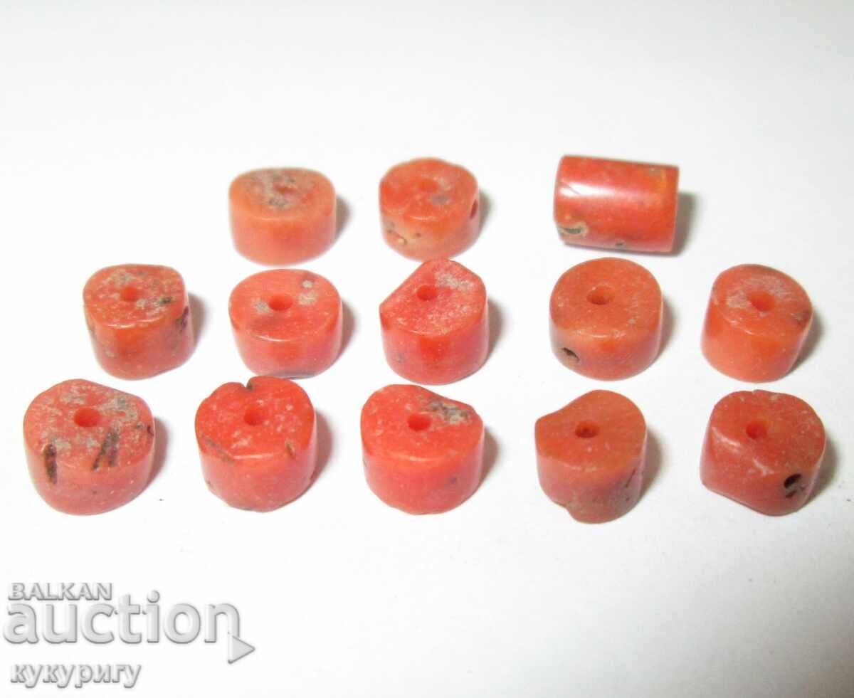 Lot de 13 mărgele din coral roșu natural, piese pentru bijuterii vechi cu preț € 35.00 | 68.45 BGN