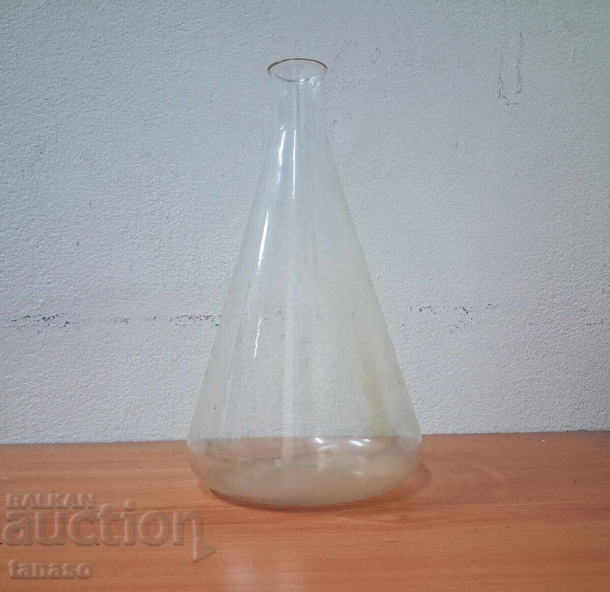 Veche fiolă de laborator chimic germană (6.2) cu preț € 9.00 | 17.60 BGN