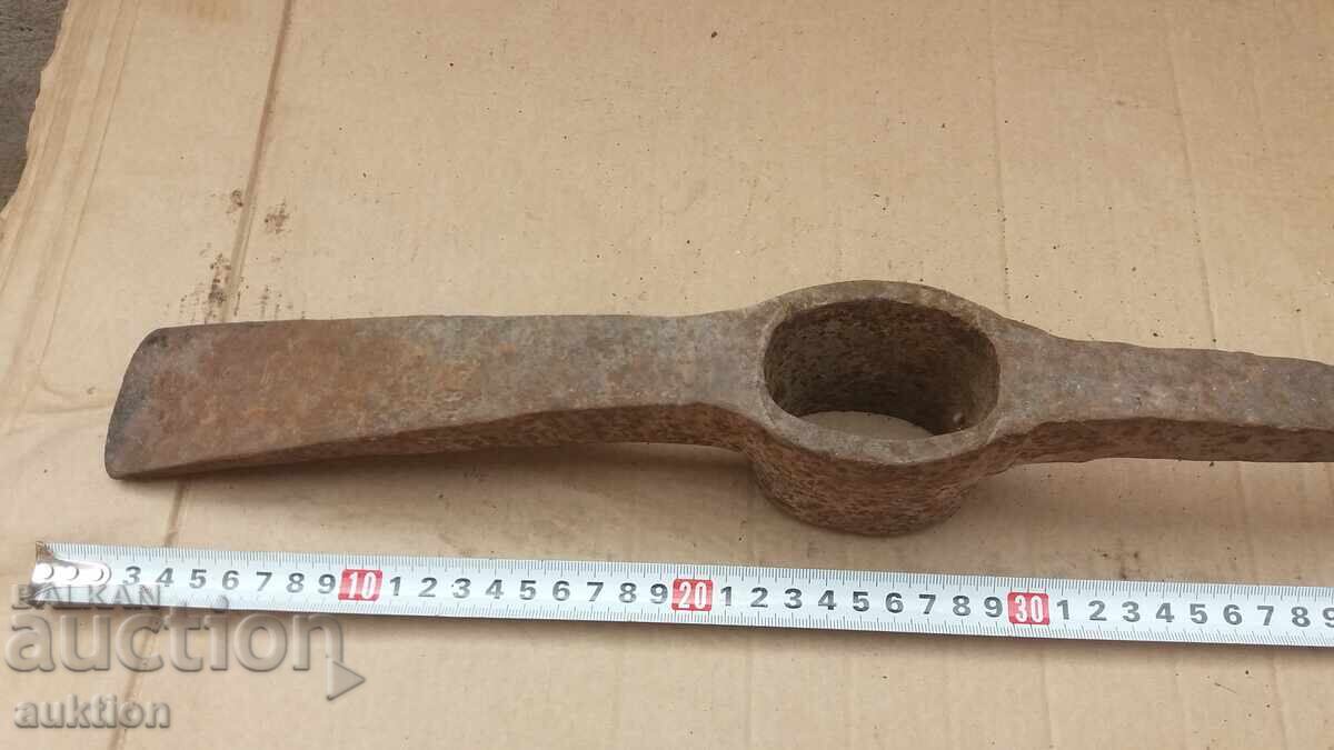 Auction  OLD MASSIVE PICKAXE