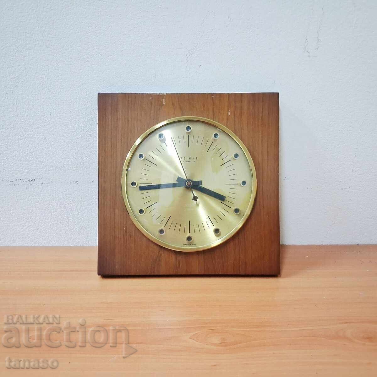 Ceas de perete vintage Weimar – cuarț – RDG – 21×21×3,5 cm cu preț € 25.00 | 48.90 BGN
