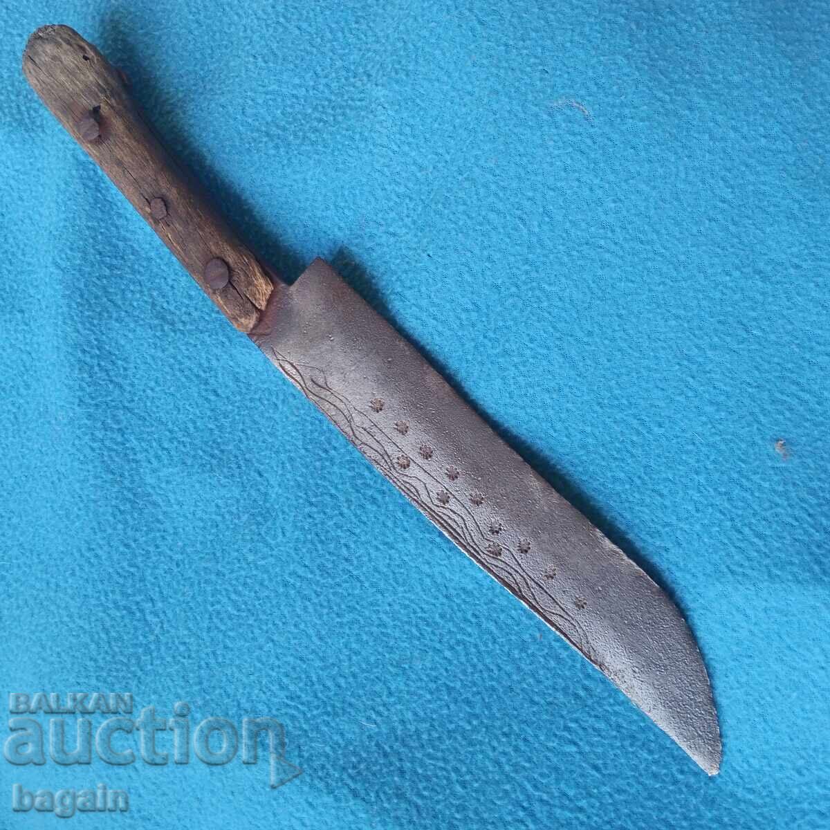 Уникален каракулак, овчарски нож, ятаган. с цена € 150.00 | 293.38 лв.