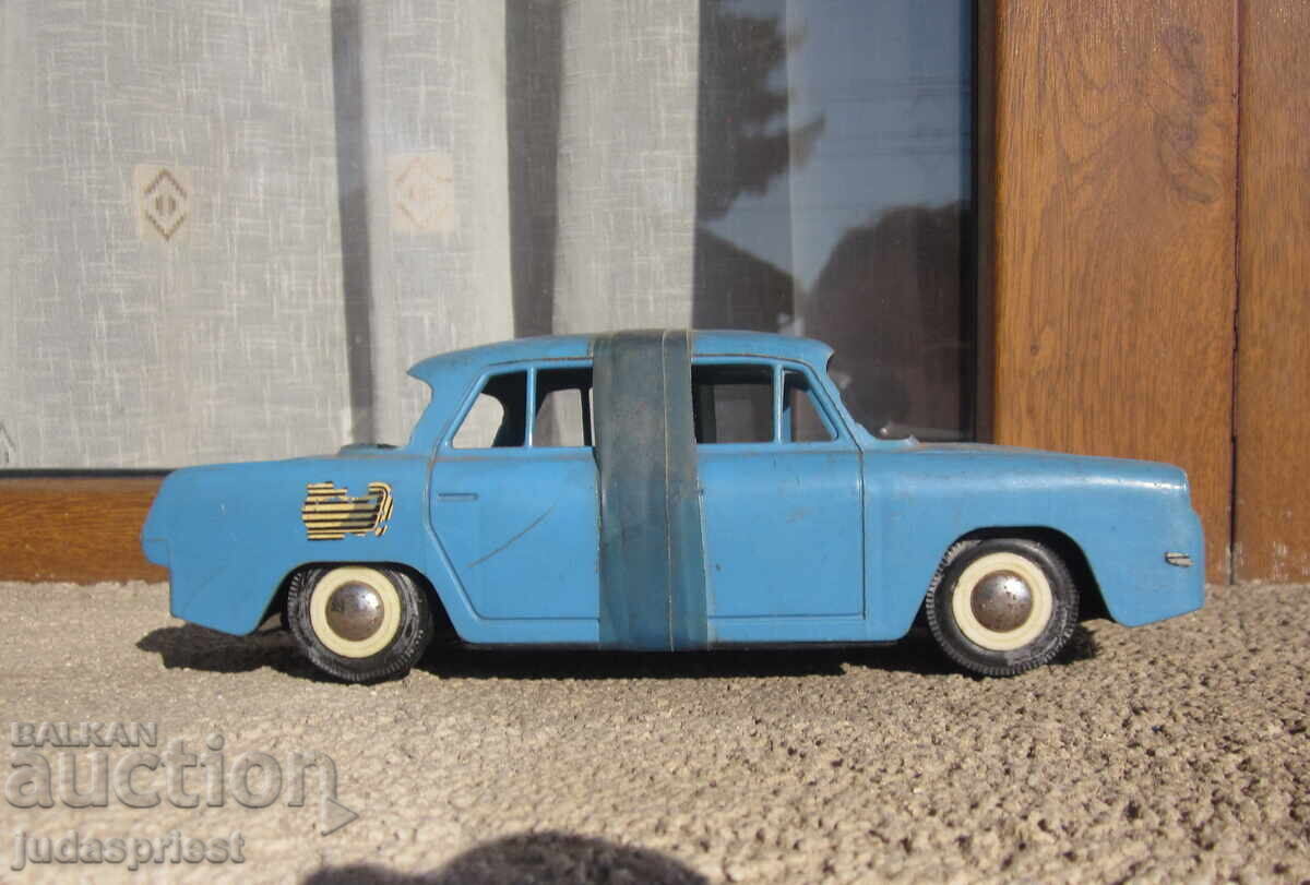 Jucărie mașinuță din plastic Skoda KDN SKODA 1000 din perioada socialistă