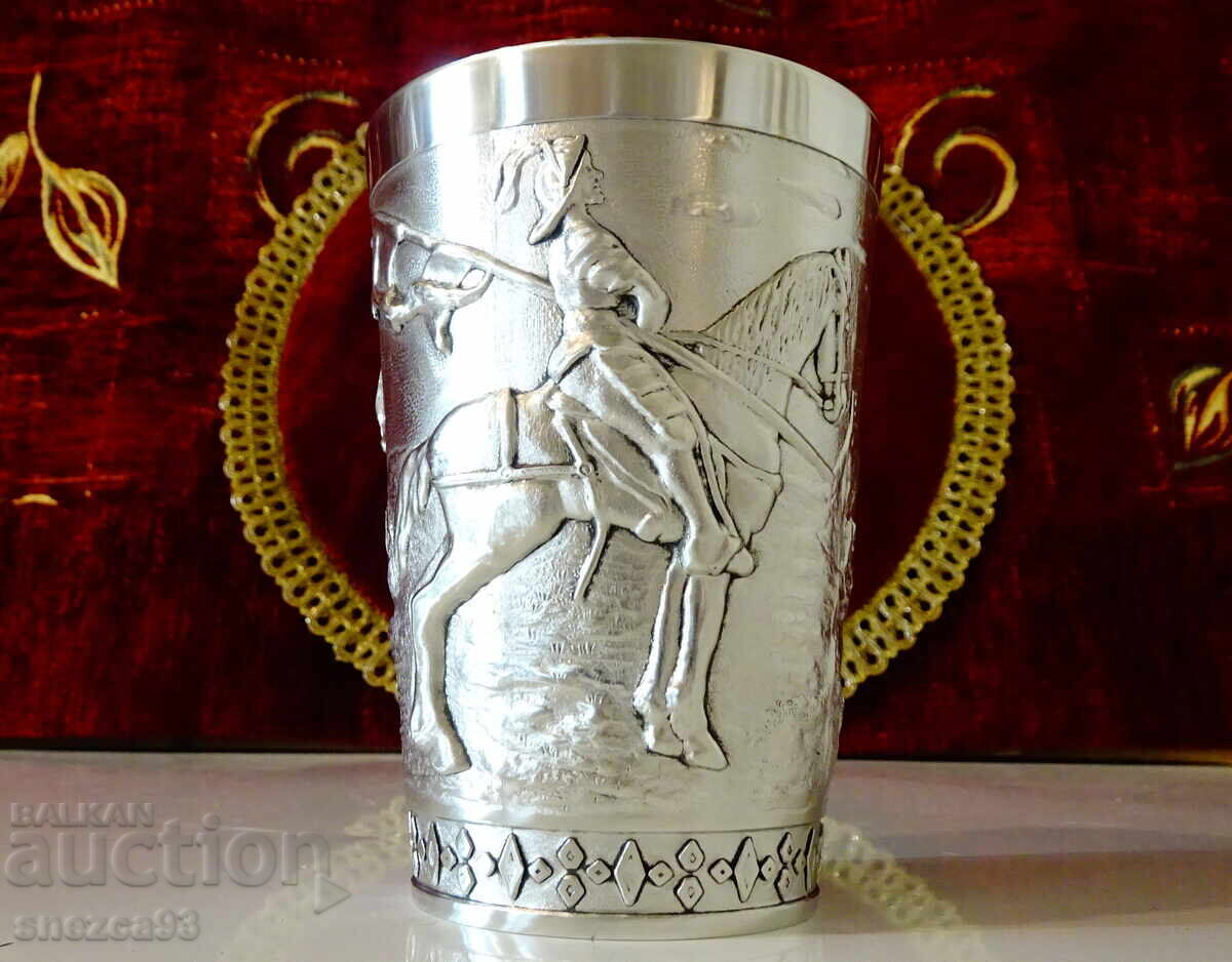 Cană din cositor, halbă Cavaler, Castel, heraldică