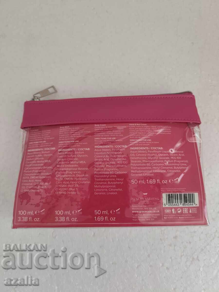 Delivery of The Luxury Bathing Company Gift Set
